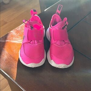 Nike Kids Fuchsia Sneakers